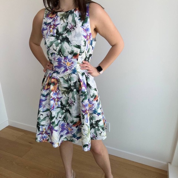 Floral dress - Picture 1 of 4